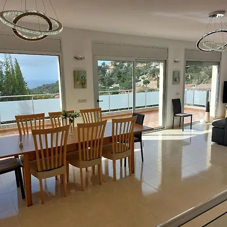 Privacy, Pool, Nature, With Breathtaking View Vila *